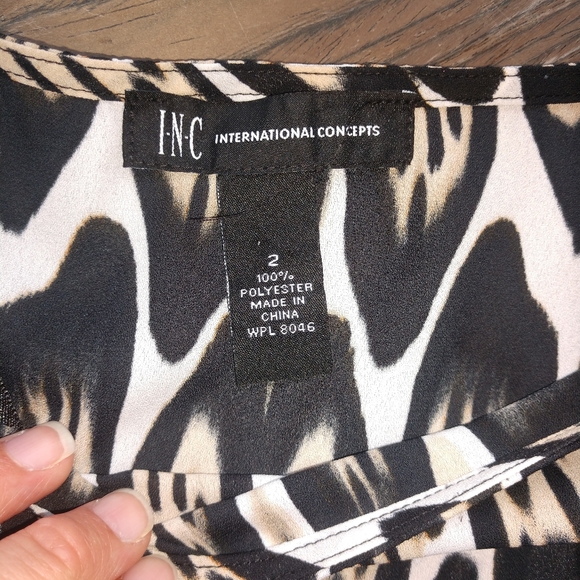 INC women's top animal print size 2 - Picture 6 of 9